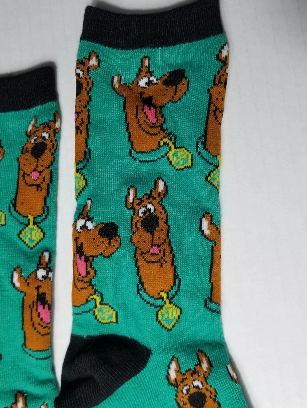 NWOT SCOOBY-DOO GRAPHIC CREW SOCKS